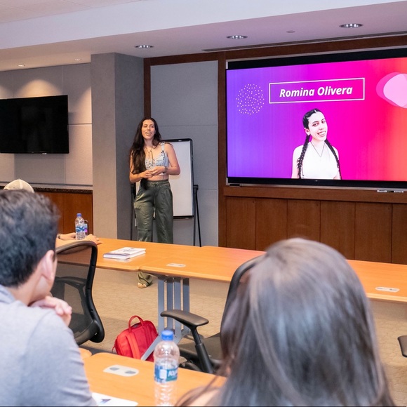 Meet your Posher, Romina - Picture 3 of 9